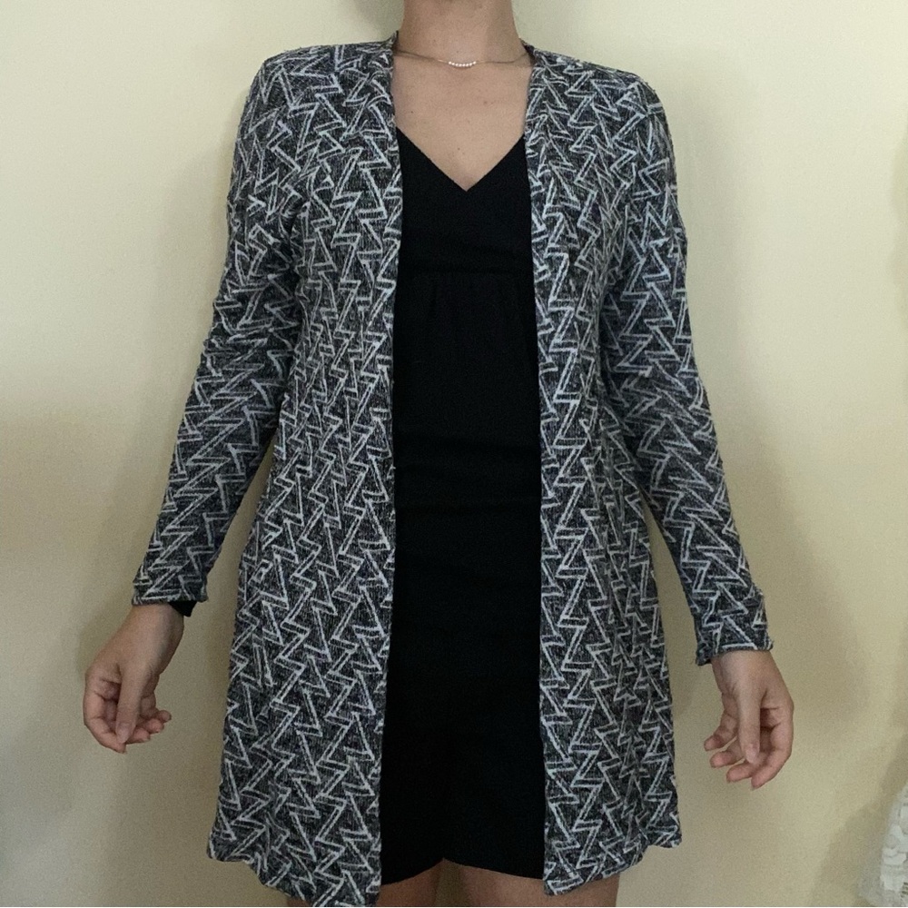 H&m black white xs open front cardigan triangles zig zag chevron